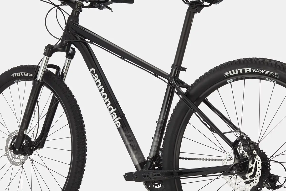 C21_C26701M_Trail_7_BLK_D5 copy
